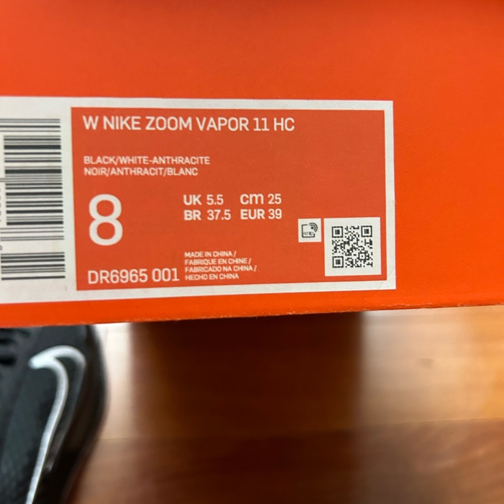 Women Nike Zoom Vapor 11 tennis shoe